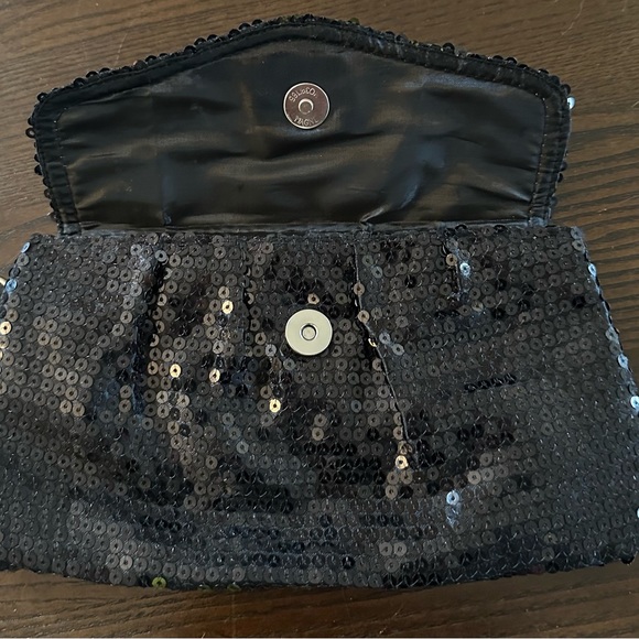 Black sequin clutch - Picture 5 of 8